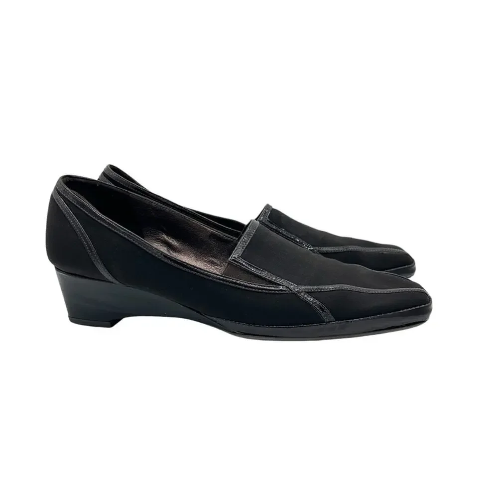 Amalfi by Rangoni Brown Pumps Low Wedge Heel Size 9 Quiet Luxury Old Money